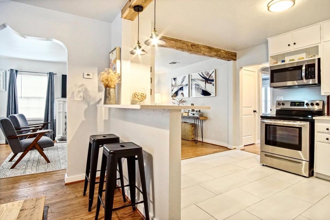 Spacious 3br Family Haven Near Plaza District #c1 Сasa de vacaciones *