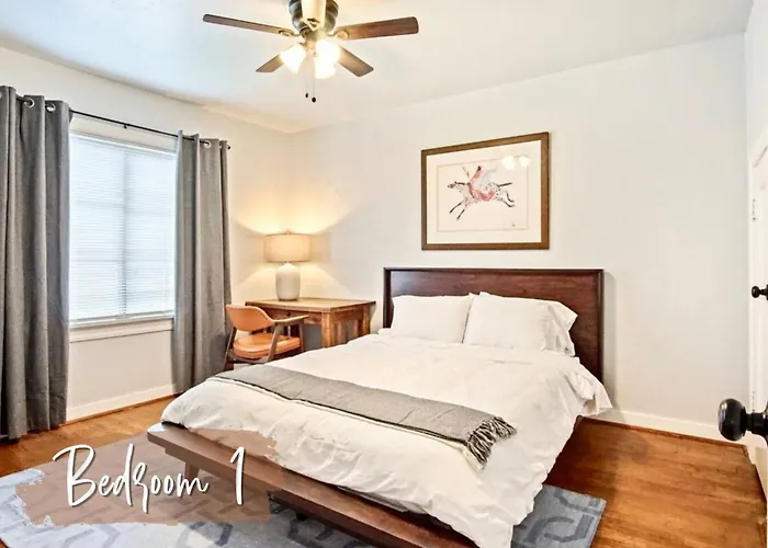 Spacious 3Br Family Haven Near Plaza District #C1